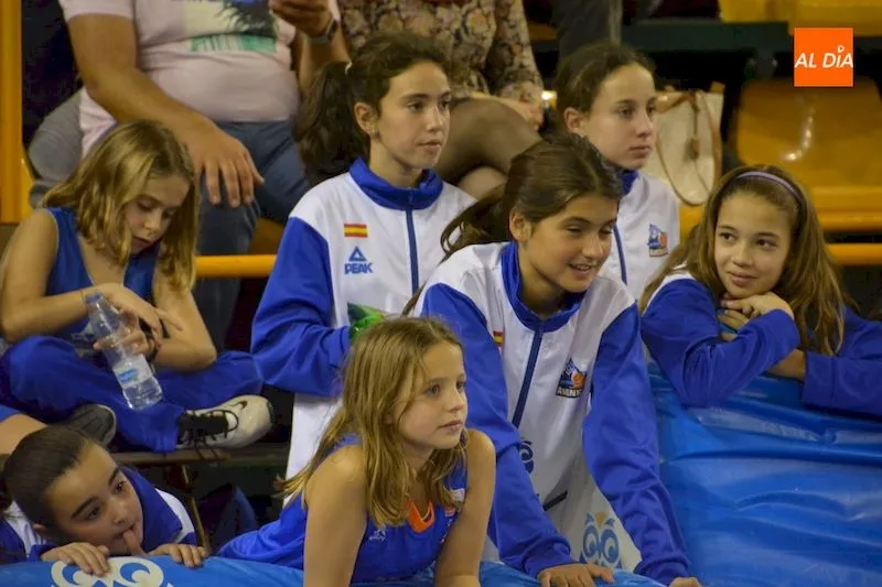 Foto 9 - Perfumer&iacute;as Avenida se queda al borde de la machada ante el Dynamo de Kursk (56-58)