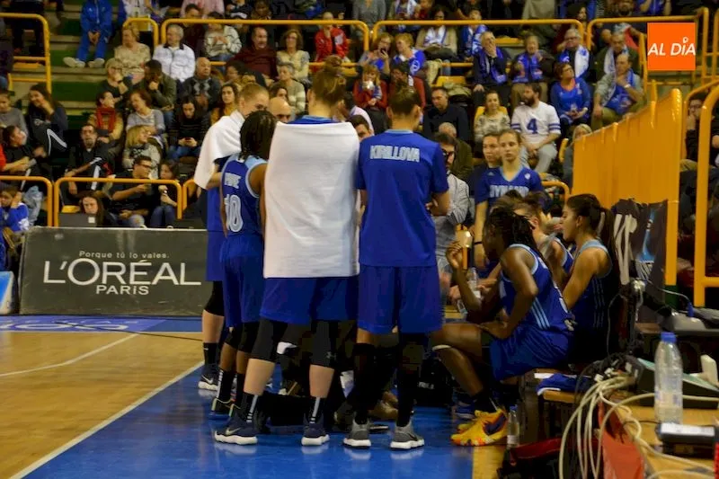 Foto 8 - Perfumer&iacute;as Avenida se queda al borde de la machada ante el Dynamo de Kursk (56-58)