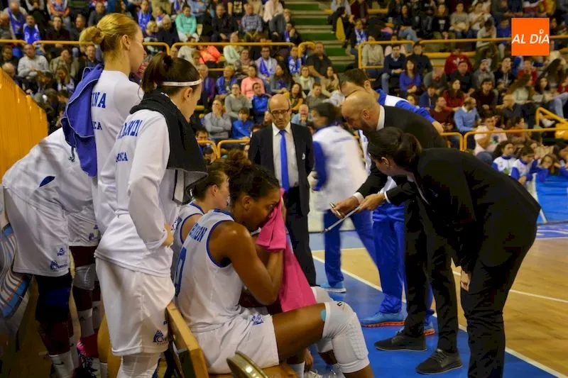 Foto 3 - Perfumer&iacute;as Avenida se queda al borde de la machada ante el Dynamo de Kursk (56-58)