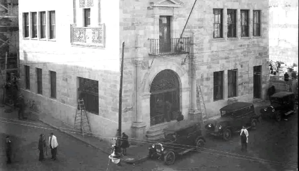 La Casa de los Solís, la antigua Telefónica