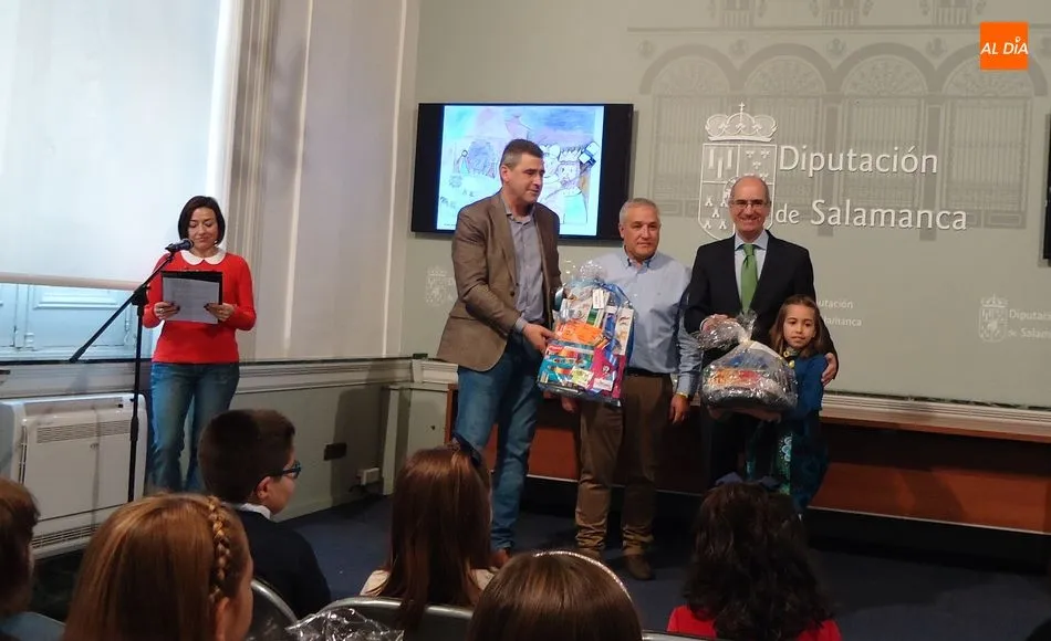 Foto 4 - La Diputaci&oacute;n y Feltrero entregan los premios del IV Concurso de Dibujo Infantil de Postales...