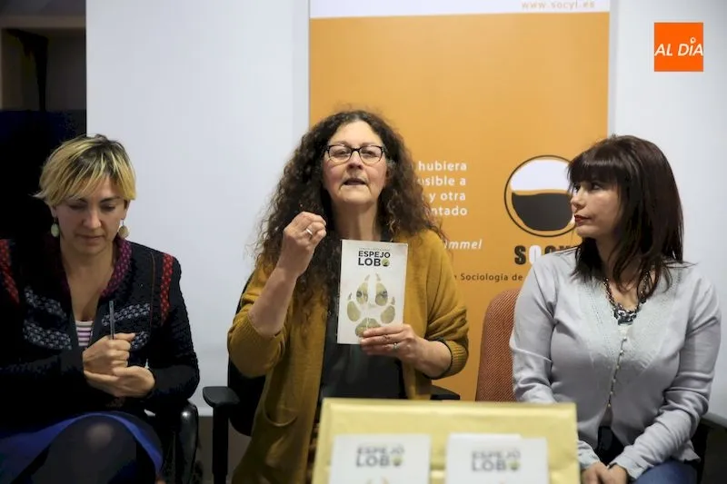 Foto 3 - Concha L&oacute;pez mezcla realidad y ficci&oacute;n en su obra &lsquo;Espejo Lobo&rsquo;