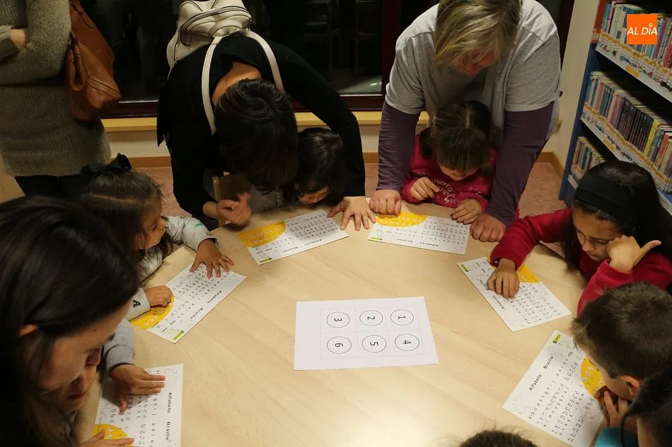 Foto 5 - La lectura en braille protagoniza la &uacute;ltima jornada del programa &lsquo;Sensibil&iacute;zate&rsquo;