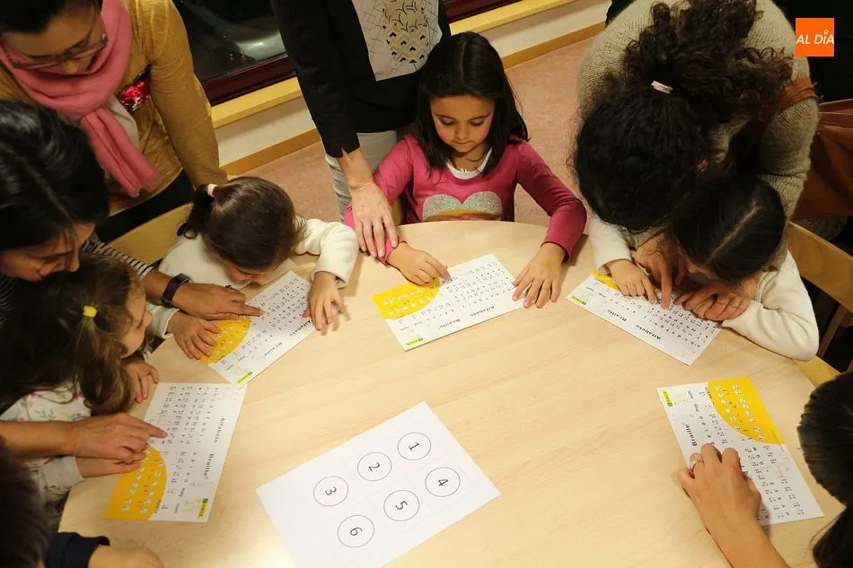 Foto 4 - La lectura en braille protagoniza la &uacute;ltima jornada del programa &lsquo;Sensibil&iacute;zate&rsquo;