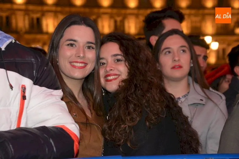 Foto 11 - Salamanca congrega a m&aacute;s de 21.000 personas en la Plaza Mayor para despedir el A&ntilde;o Universitario