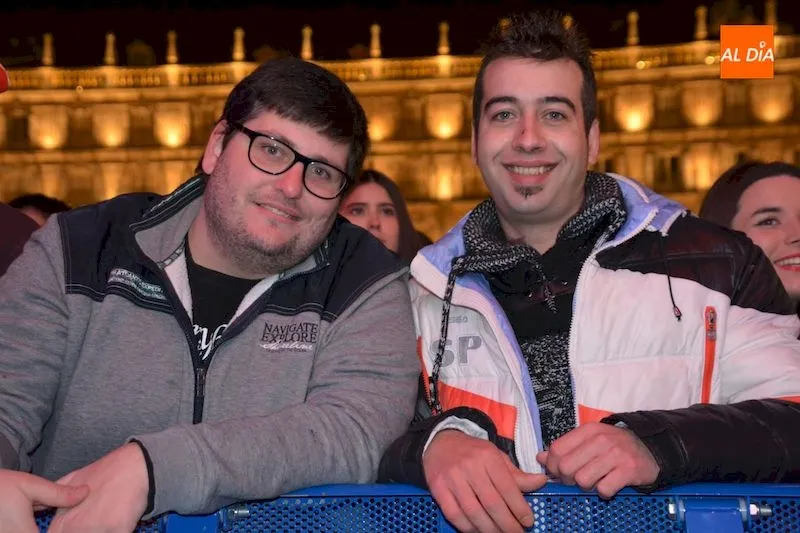 Foto 10 - Salamanca congrega a m&aacute;s de 21.000 personas en la Plaza Mayor para despedir el A&ntilde;o Universitario