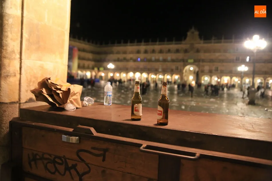 Foto 9 - Suciedad y desperdicios por las calles: la otra cara del Fin de A&ntilde;o Universitario