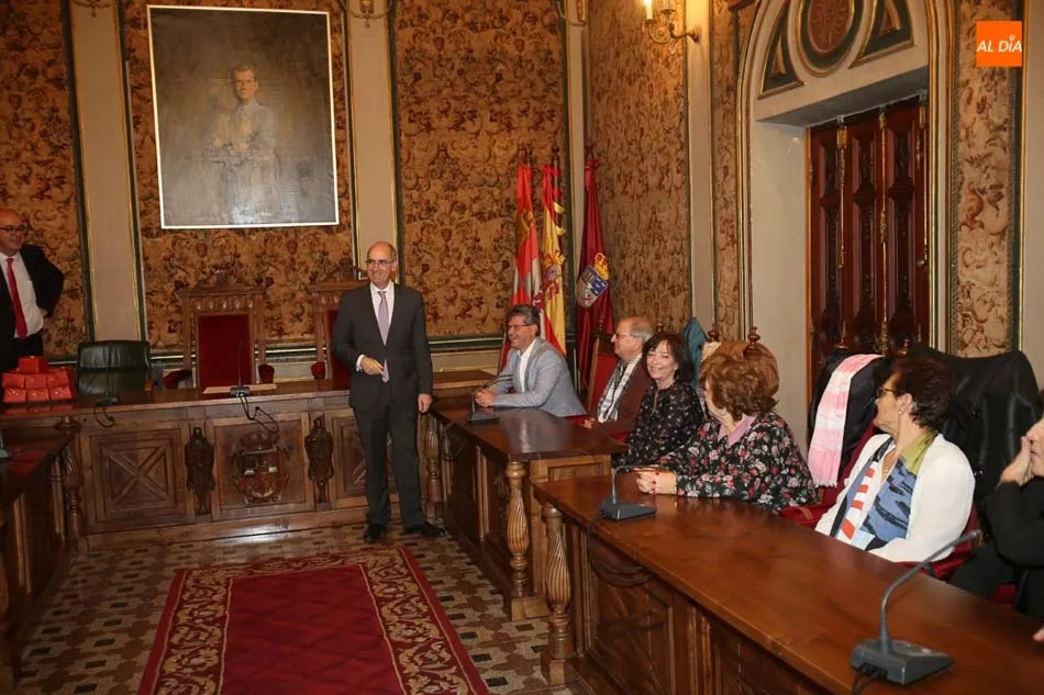 Foto 8 - Emotivo homenaje de la Diputaci&oacute;n a sus trabajadores jubilados