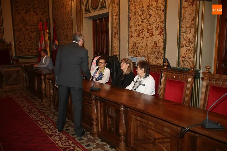 Foto 7 - Emotivo homenaje de la Diputaci&oacute;n a sus trabajadores jubilados