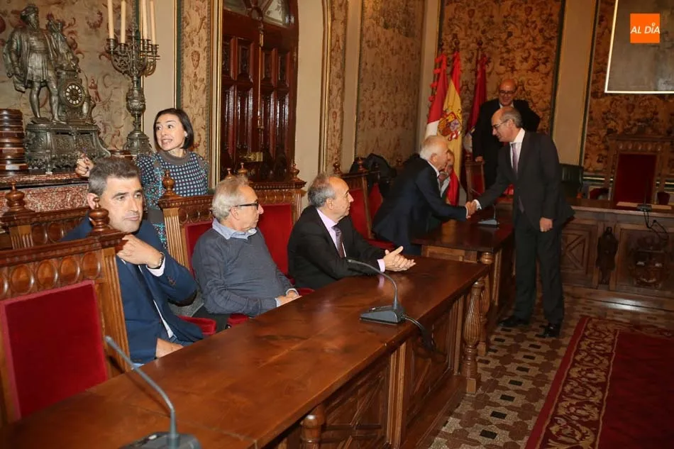 Foto 3 - Emotivo homenaje de la Diputaci&oacute;n a sus trabajadores jubilados