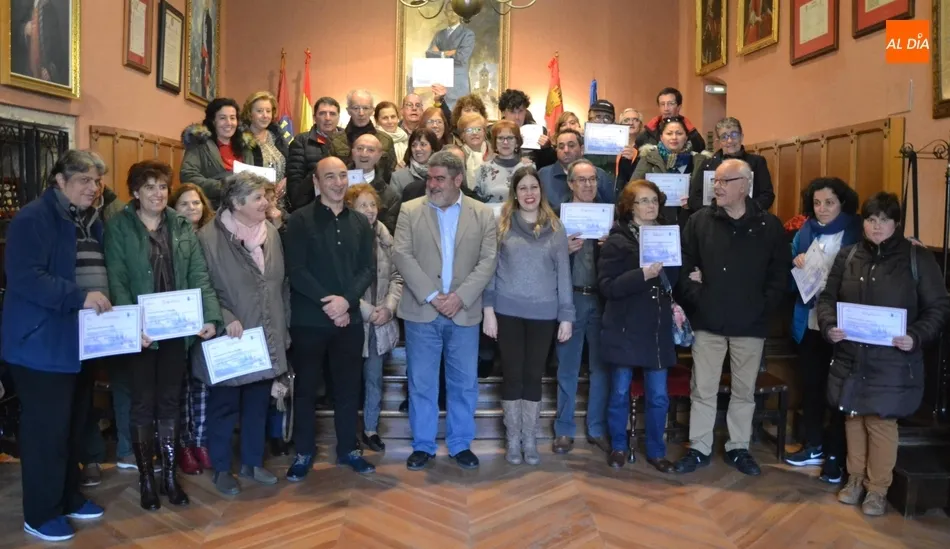 Foto 2 - Entregados los diplomas de los cursos de inform&aacute;tica, que han contado con 67 alumnos  