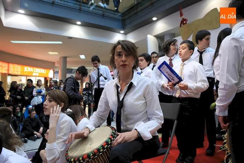 Foto 10 - Los villancicos se convierten en protagonistas en el Centro Comercial El Tormes