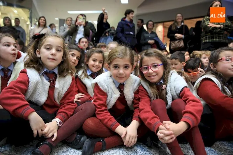 Foto 9 - Los villancicos se convierten en protagonistas en el Centro Comercial El Tormes