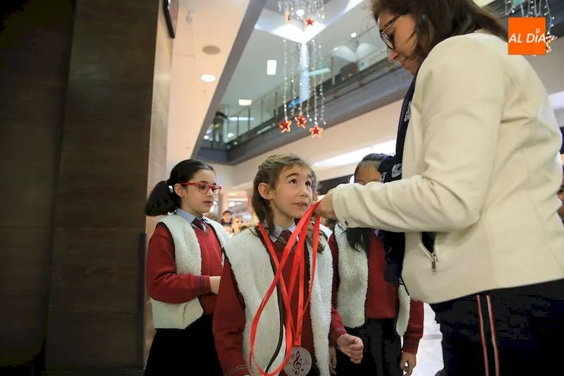 Foto 3 - Los villancicos se convierten en protagonistas en el Centro Comercial El Tormes