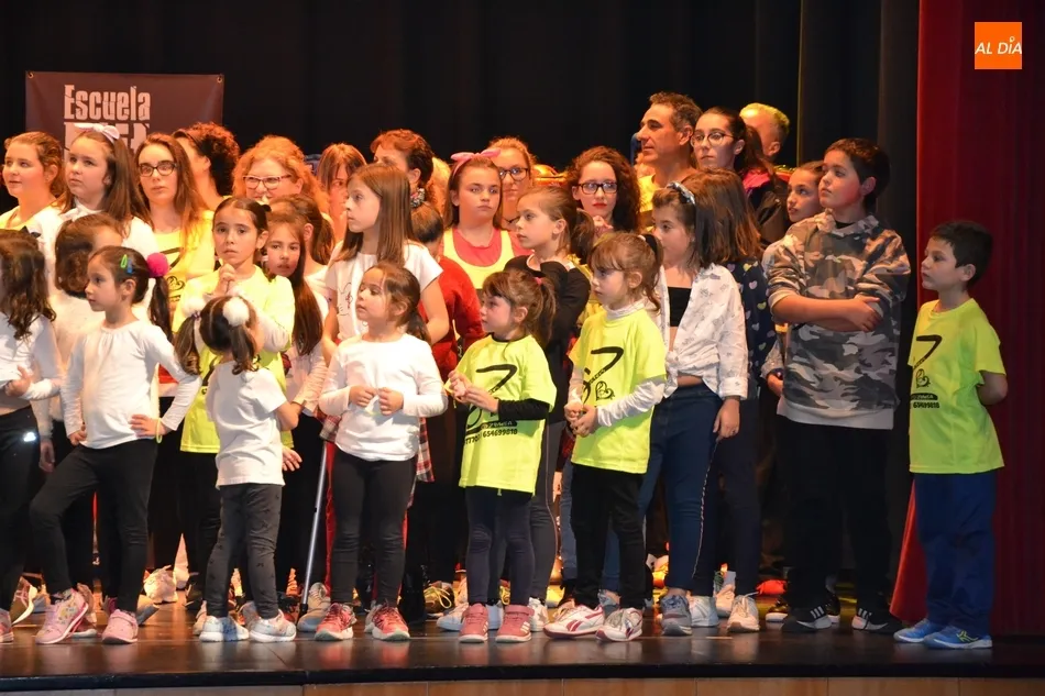 Foto 6 - El Teatro Nuevo roza el lleno en la gran gala ben&eacute;fica a favor de ASCOL  