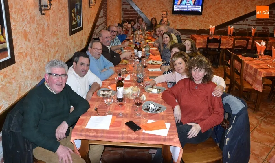 Los alumnos de los cursos de informática se van de comida conjunta  