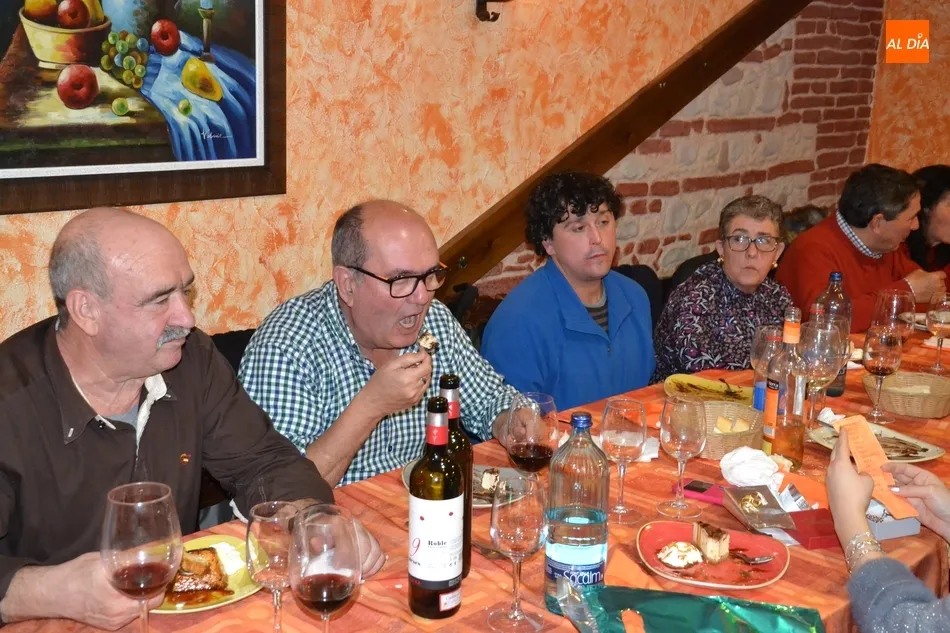 Foto 10 - Los alumnos de los cursos de inform&aacute;tica se van de comida conjunta  