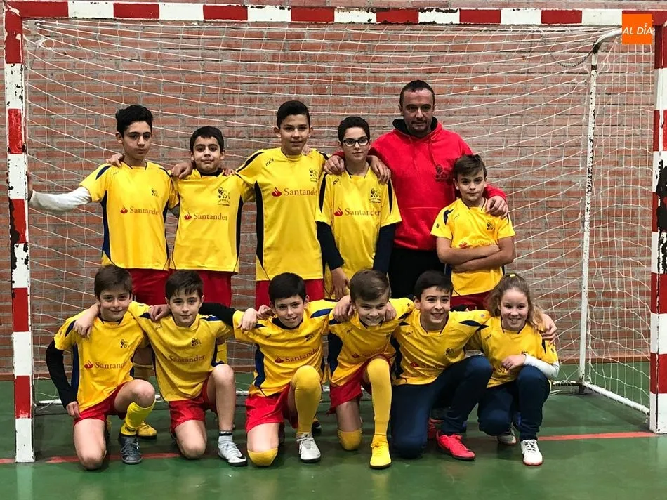 Foto 10 - El CD Los Leones presenta a sus equipos de f&uacute;tbol sala y atletismo  