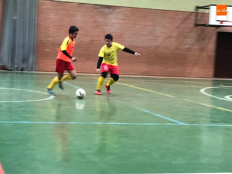 Foto 6 - El CD Los Leones presenta a sus equipos de f&uacute;tbol sala y atletismo  