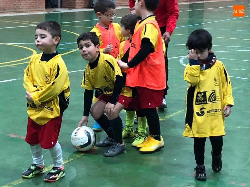 Foto 5 - El CD Los Leones presenta a sus equipos de f&uacute;tbol sala y atletismo  