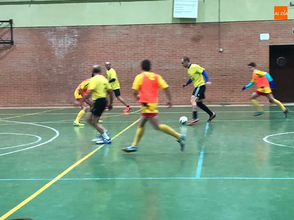 Foto 4 - El CD Los Leones presenta a sus equipos de f&uacute;tbol sala y atletismo  