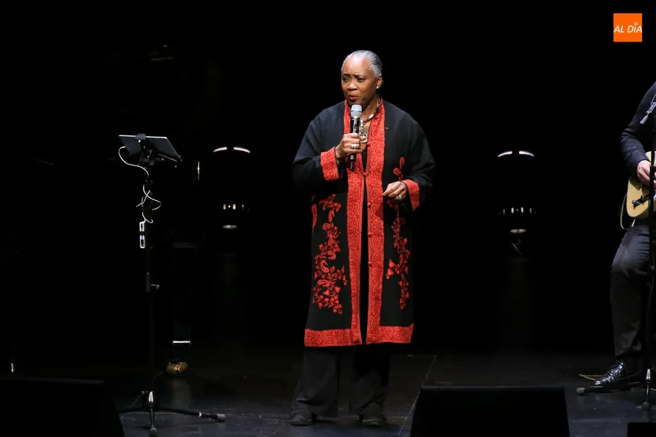 Foto 3 - Barbara Hendricks inunda el CAEM con su prodigiosa voz