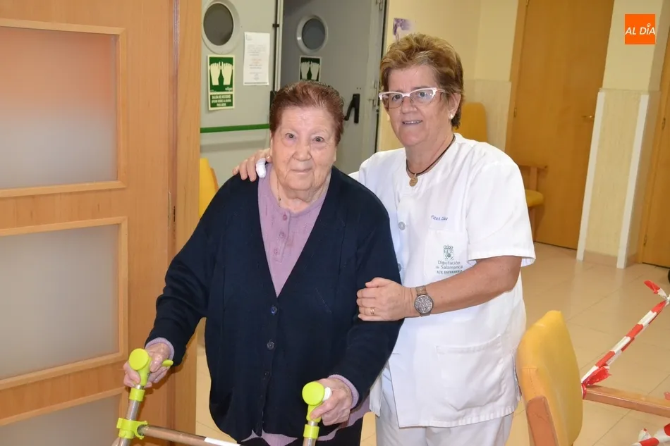 Foto 2 - La Rondalla &lsquo;Aires del &Aacute;gueda&rsquo; completa en la Residencia Mixta una intensa semana