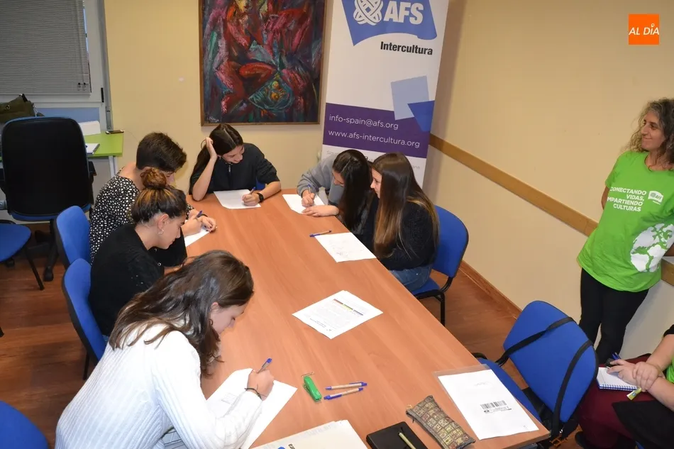 Seis jóvenes de los IES mirobrigenses muestran su interés en irse de intercambio el próximo...
