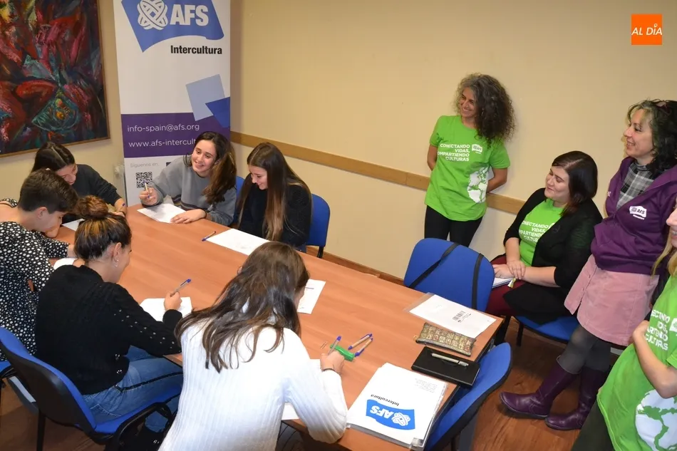 Foto 3 - Seis j&oacute;venes de los IES mirobrigenses muestran su inter&eacute;s en irse de intercambio el pr&oacute;ximo...