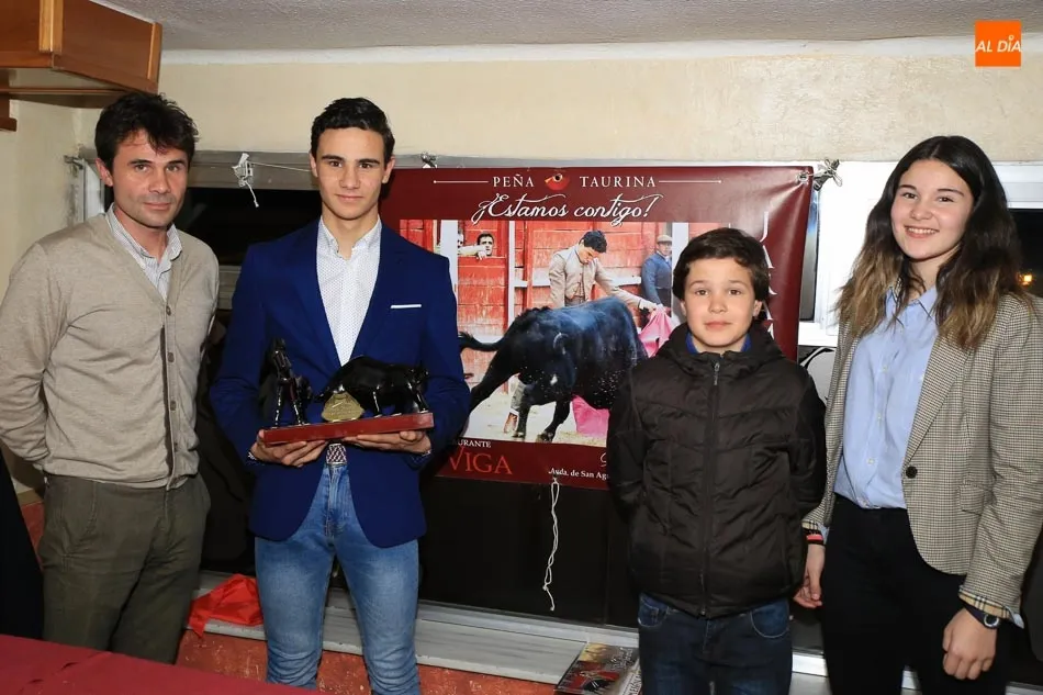 Foto 3 - La pe&ntilde;a taurina Pablo Jaramillo celebra su tradicional cena de Navidad