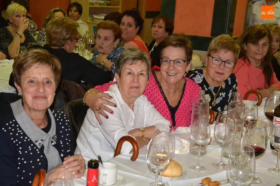 Foto 9 - Tremendo jolgorio en la cena navide&ntilde;a de la Asociaci&oacute;n Amanecer  