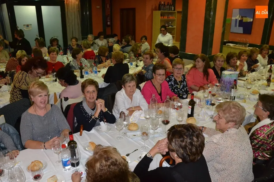 Foto 6 - Tremendo jolgorio en la cena navide&ntilde;a de la Asociaci&oacute;n Amanecer  