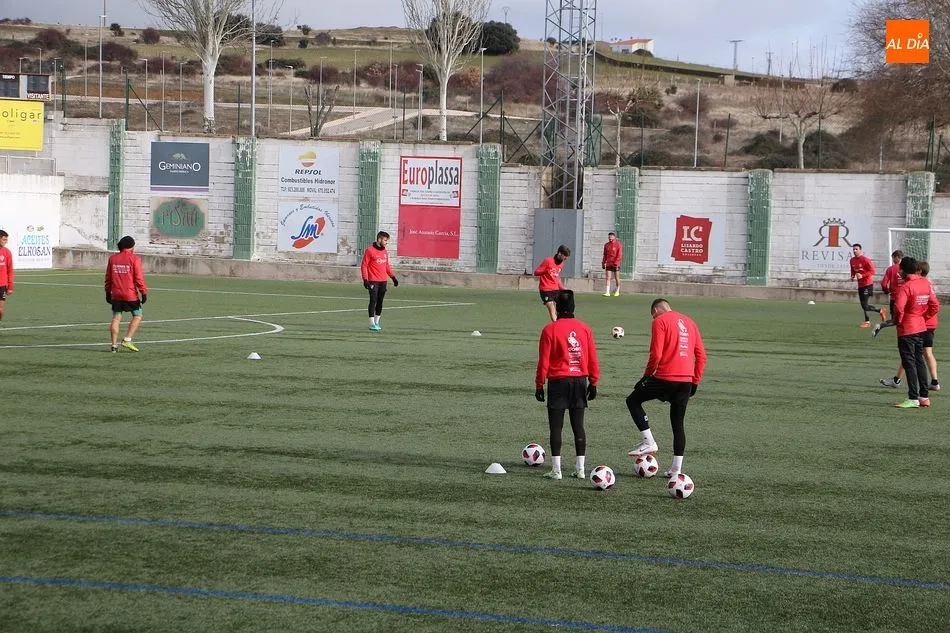 Foto 4 - El CD Guijuelo busca recuperar el tono ganador en casa frente al Navalcarnero