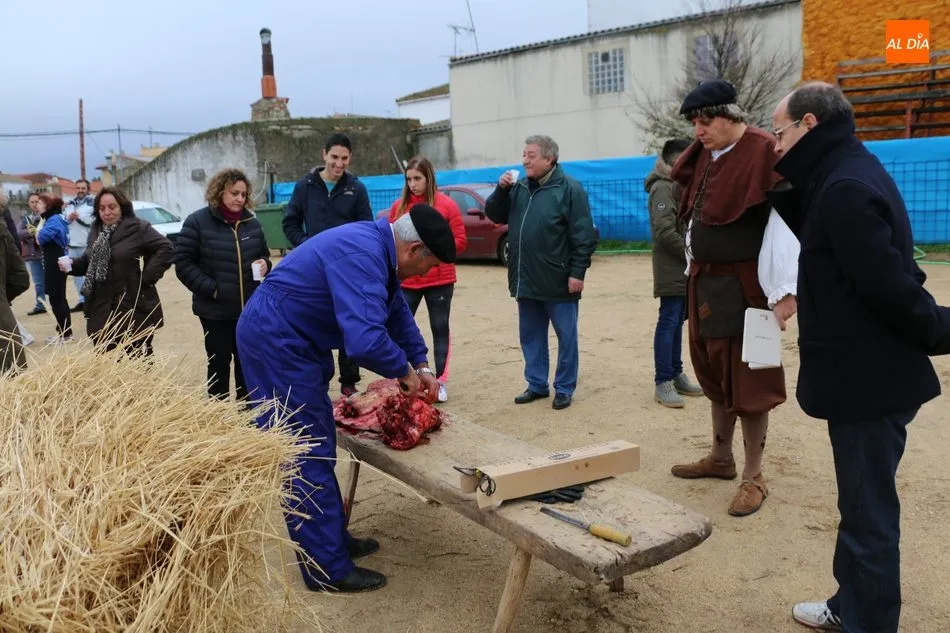 Foto 6 - Barruecopardo vive su II Matanza Tradicional con cinco matanceros de honor  