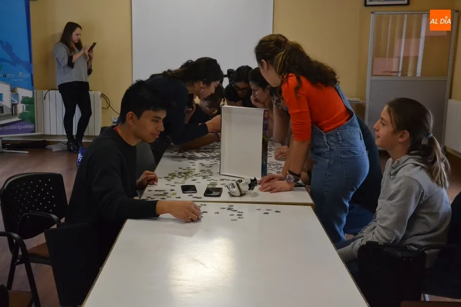 Foto 6 - Ciudad Rodrigo debuta en el Concurso Provincial de Puzzles  