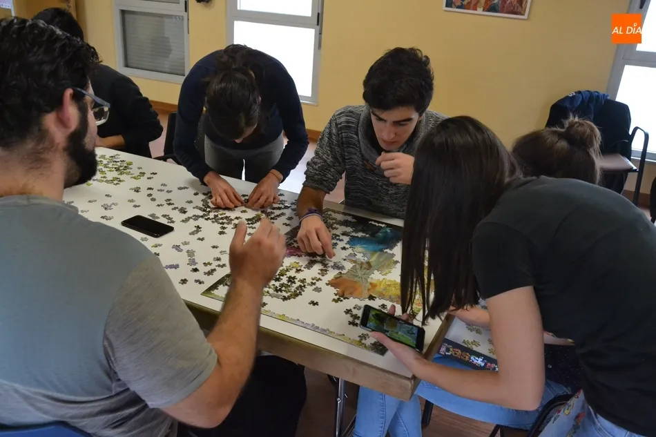 Foto 9 - Ciudad Rodrigo debuta en el Concurso Provincial de Puzzles  
