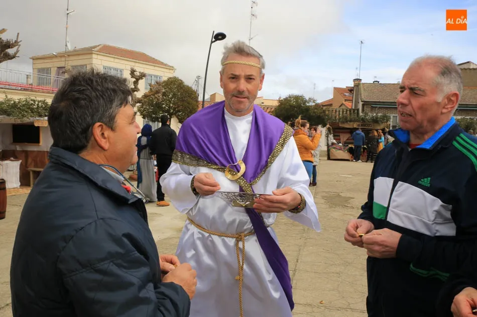 Foto 11 - Un participativo Bel&eacute;n viviente da la bienvenida a la Navidad en Roll&aacute;n