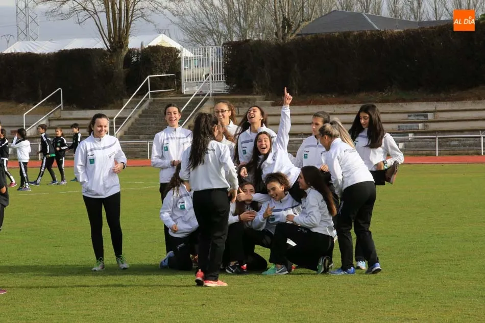 Foto 6 - El Club Caja Rural Atl&eacute;tico de Salamanca presenta su escuela de atletismo para la nueva temporada