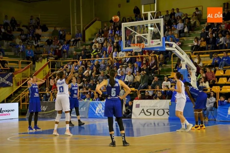 El Perfumerías Avenida se juega el liderato y la imbatibilidad ante el Uni Girona  