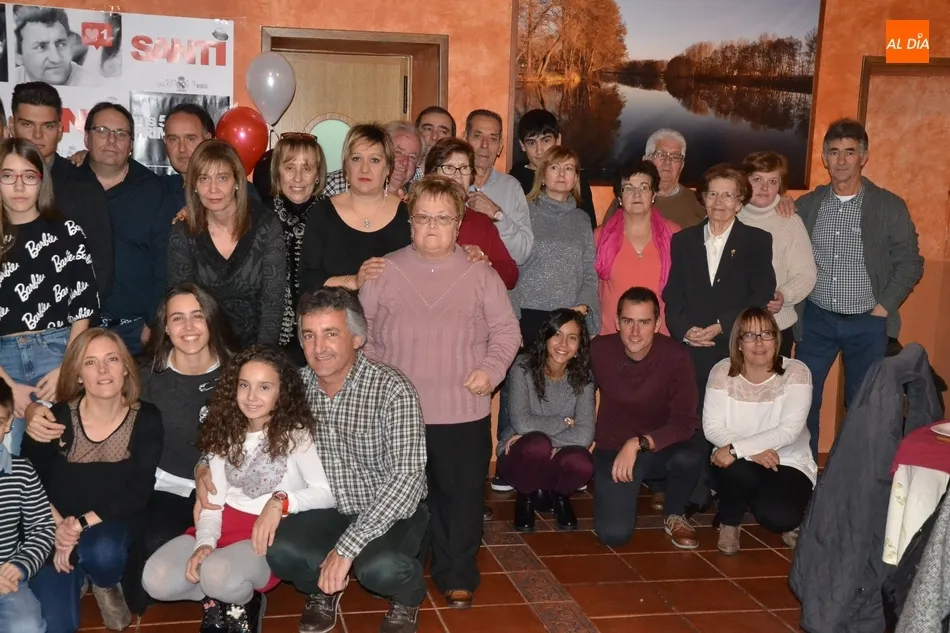 Foto 3 - Santiago Crespo recibe una fiesta sorpresa por su 50 cumplea&ntilde;os  