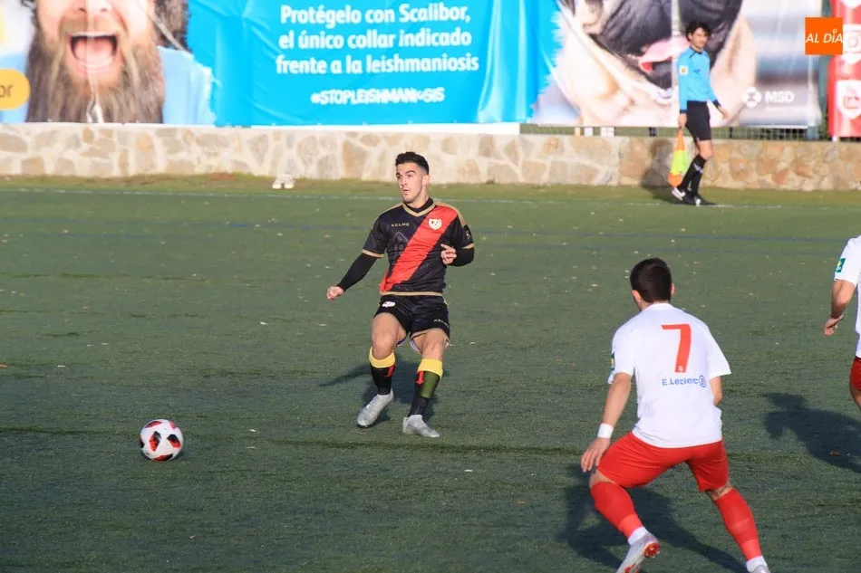 Foto 10 - El Santa Marta logra un meritorio punto ante el Rayo Vallecano (1-1)  