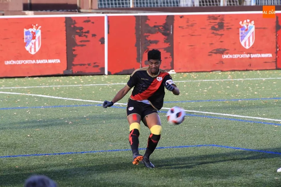 Foto 8 - El Santa Marta logra un meritorio punto ante el Rayo Vallecano (1-1)  