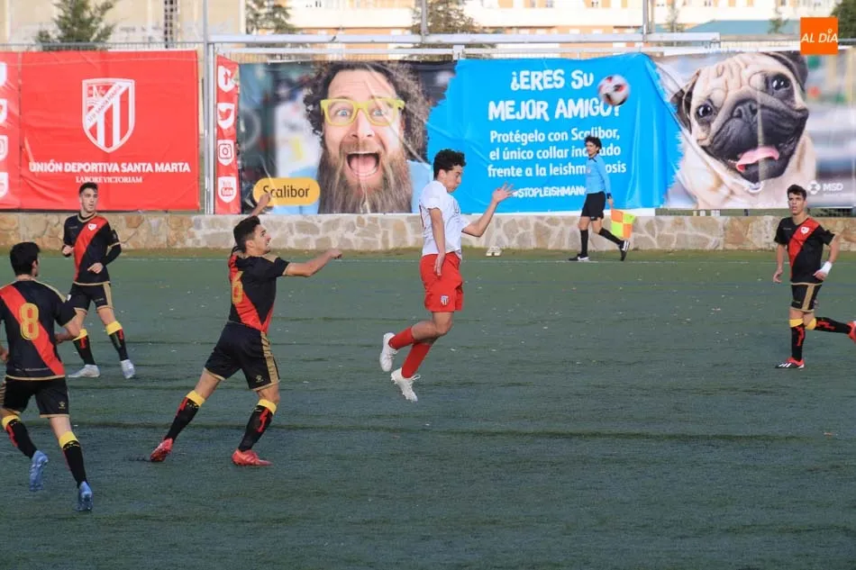 Foto 4 - El Santa Marta logra un meritorio punto ante el Rayo Vallecano (1-1)  