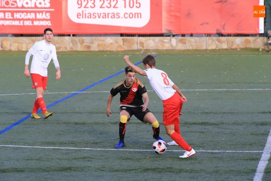 Foto 2 - El Santa Marta logra un meritorio punto ante el Rayo Vallecano (1-1)  