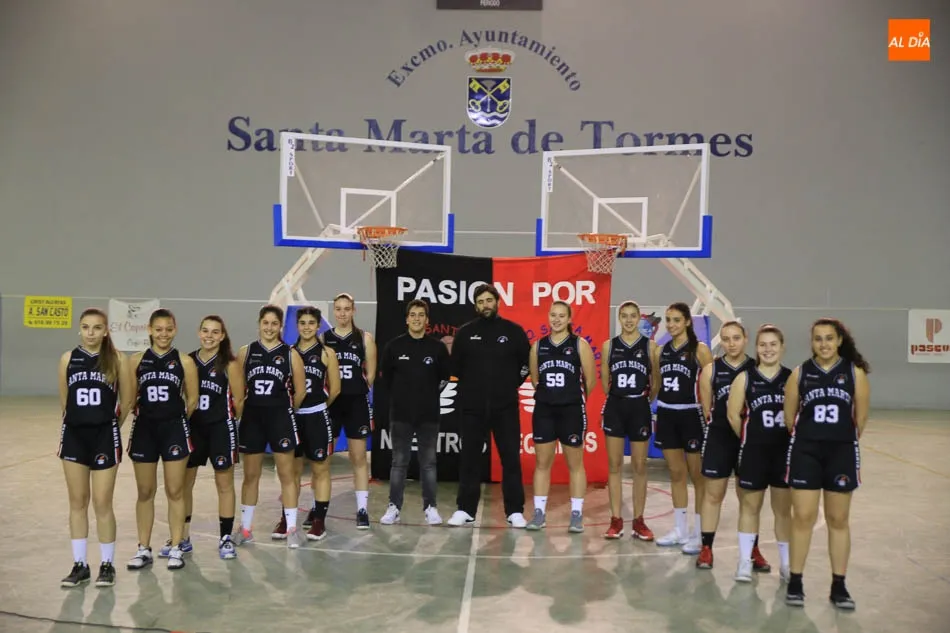 Foto 10 - El Club de Baloncesto de Santa Marta da a conocer los equipos de su cantera