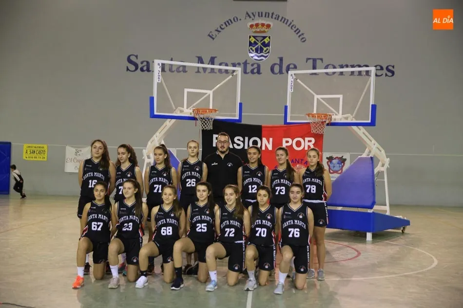 Foto 9 - El Club de Baloncesto de Santa Marta da a conocer los equipos de su cantera
