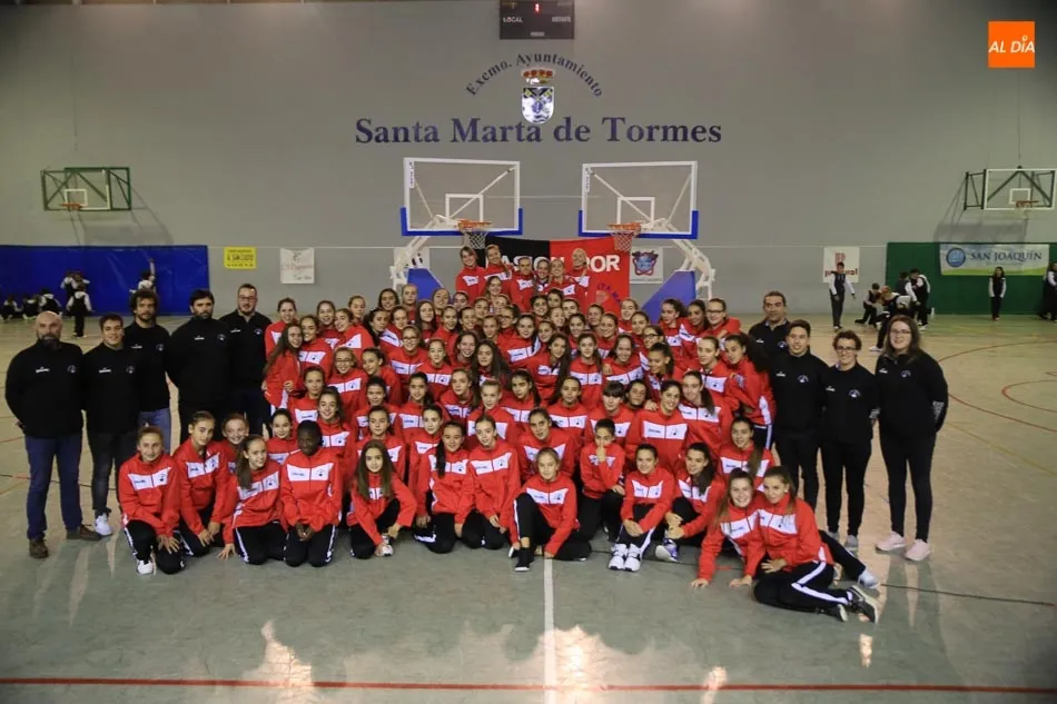 Foto 7 - El Club de Baloncesto de Santa Marta da a conocer los equipos de su cantera