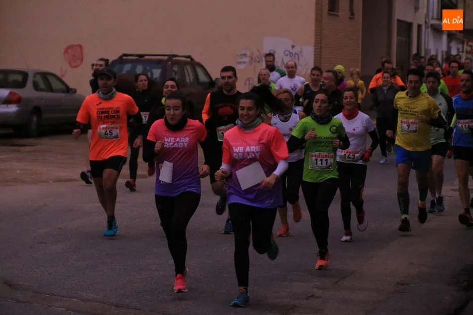 Foto 11 - Alberto Dom&iacute;nguez y Marta Docio vencen en la carrera navide&ntilde;a de Villamayor