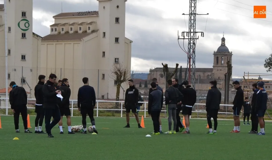 Foto 7 - &Uacute;ltimo entreno en horario matinal para el derby de este domingo, en el que no estar&aacute; Alberto...