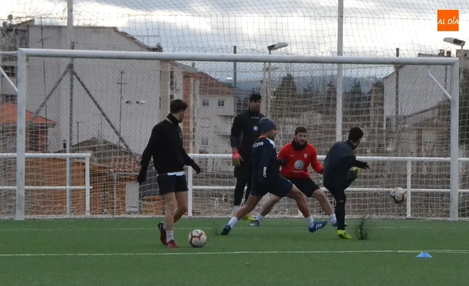 Foto 6 - &Uacute;ltimo entreno en horario matinal para el derby de este domingo, en el que no estar&aacute; Alberto...